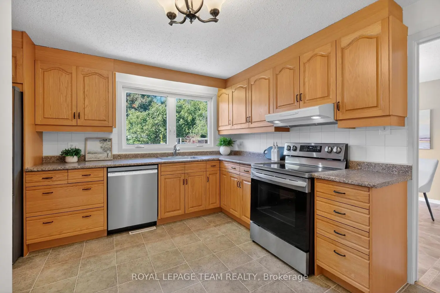 Additional image 3 of 21 Lindhurst Crescent
