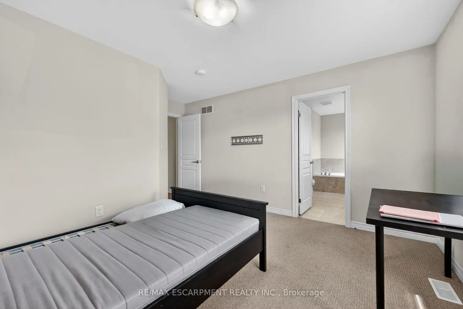 Additional image 13 of 9 Winterberry Boulevard