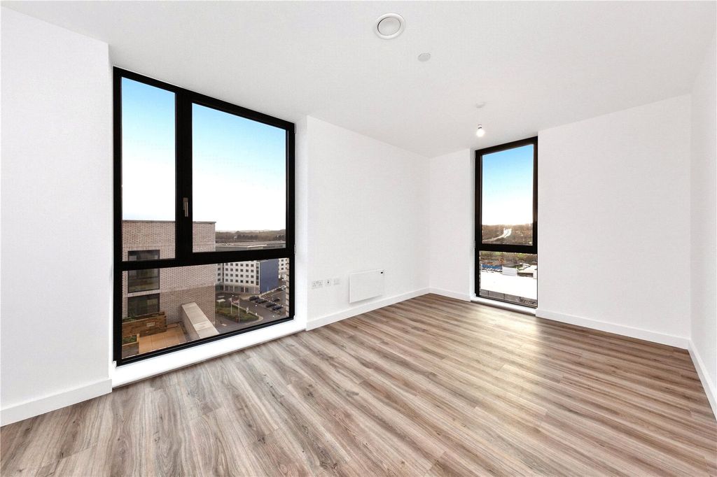 Additional image 7 of 2 bed flat to rentViva Court, Kimpton Road, Luton LU2