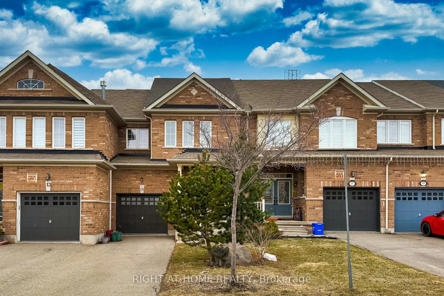15 Munch Place photo 2
