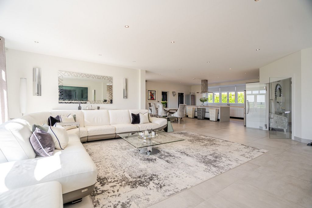 Additional image 11 of 6 bed detached house for saleOrchard Road, Pulloxhill, Bedford MK45