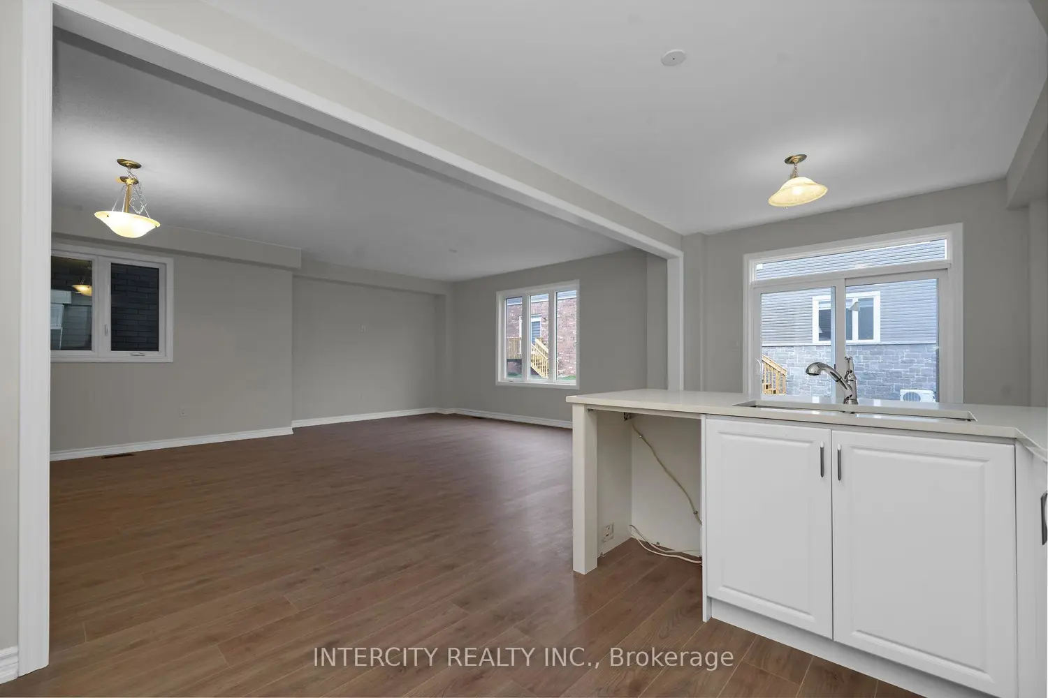 Additional image 10 of 130 Molozzi Street