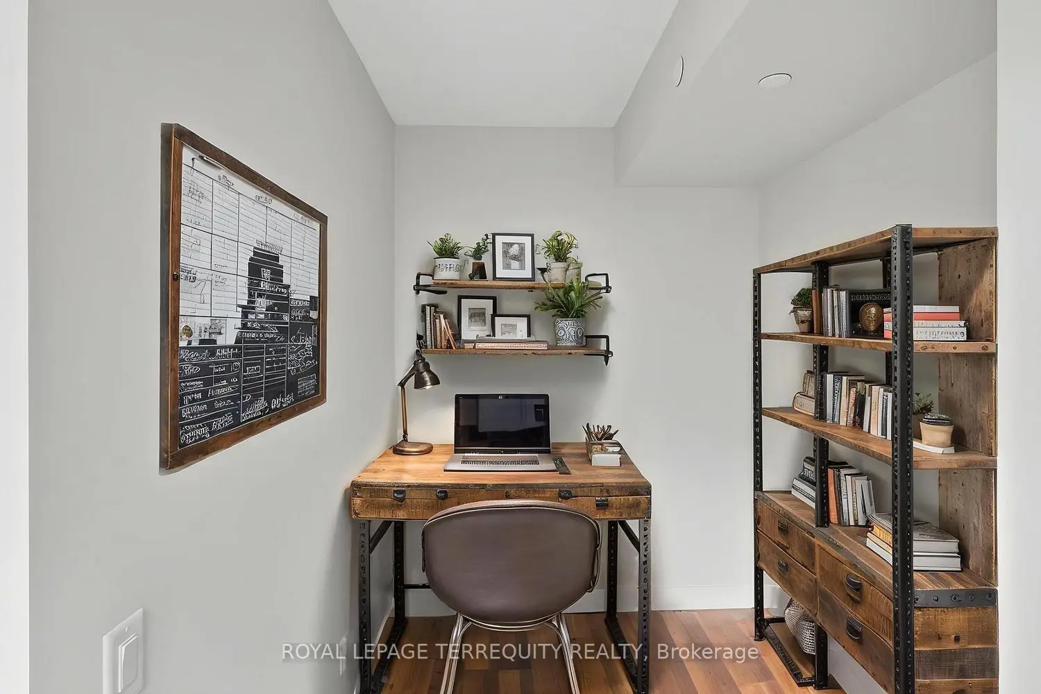 Additional image 3 of 38 Monte Kwinter Court 527