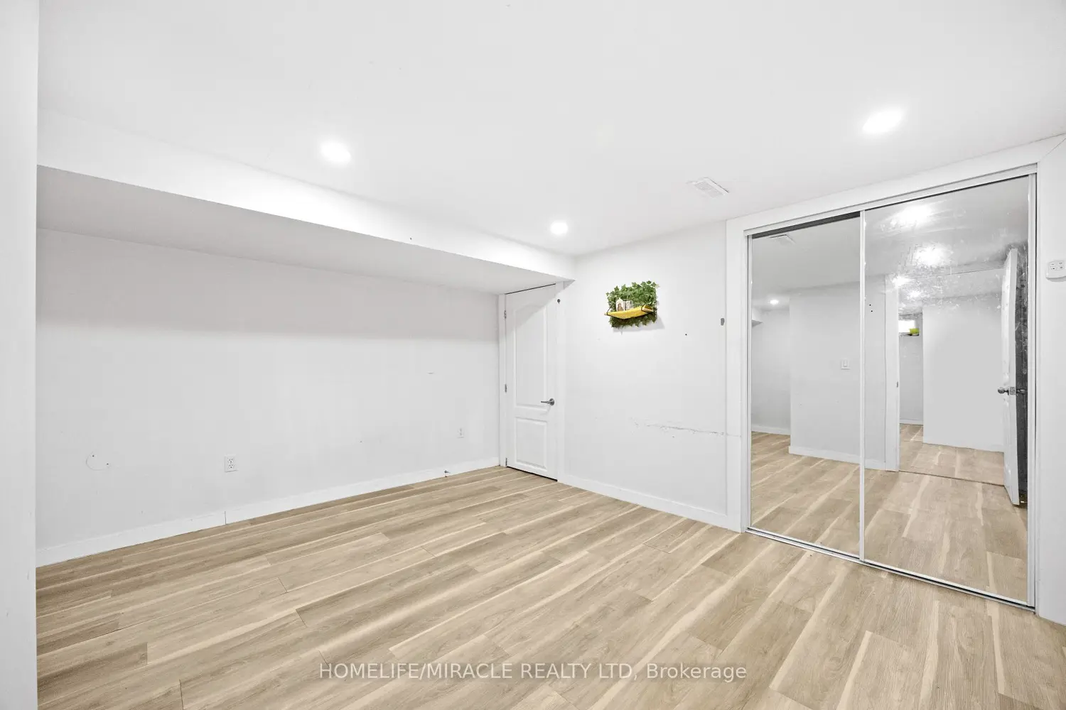 Additional image 7 of 1250 Jalna Boulevard 8