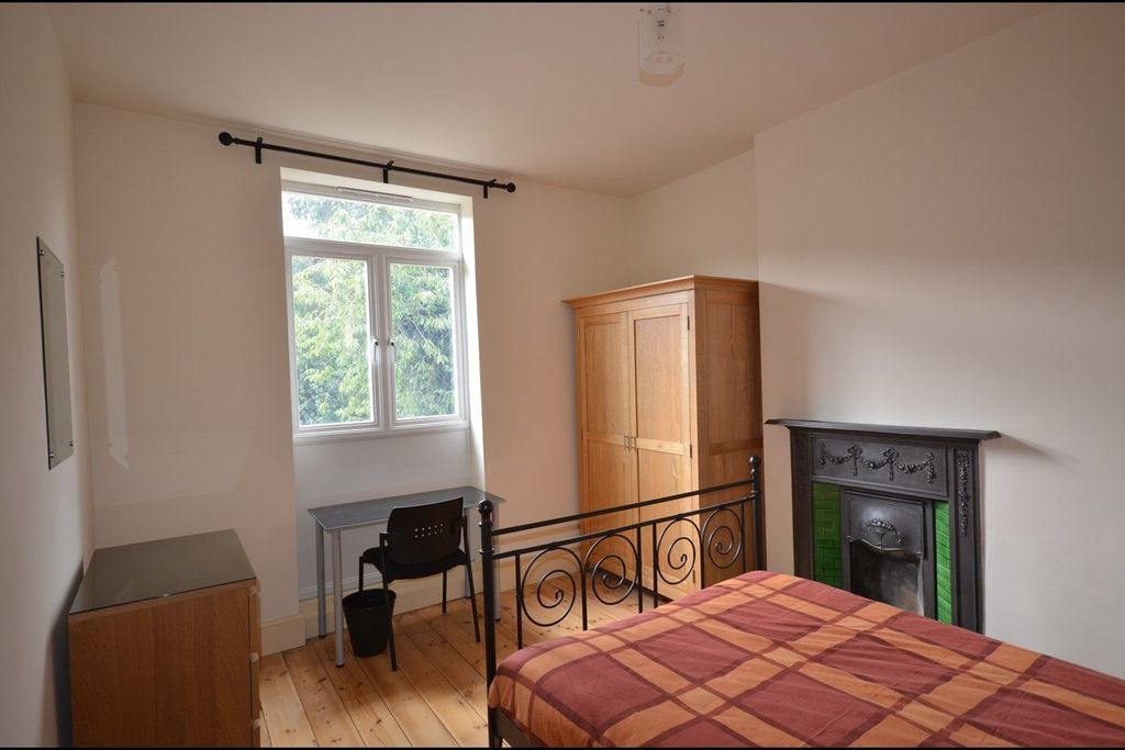 Additional image 5 of 4 bed terraced house to rentLuton, Bedfordshire LU1