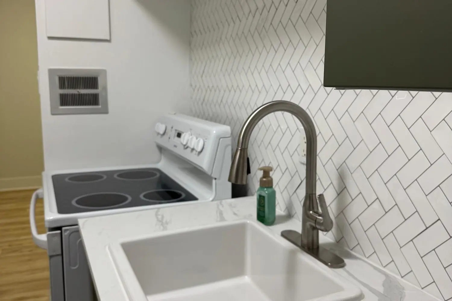 Additional image 4 of 601 Barber Avenue 210