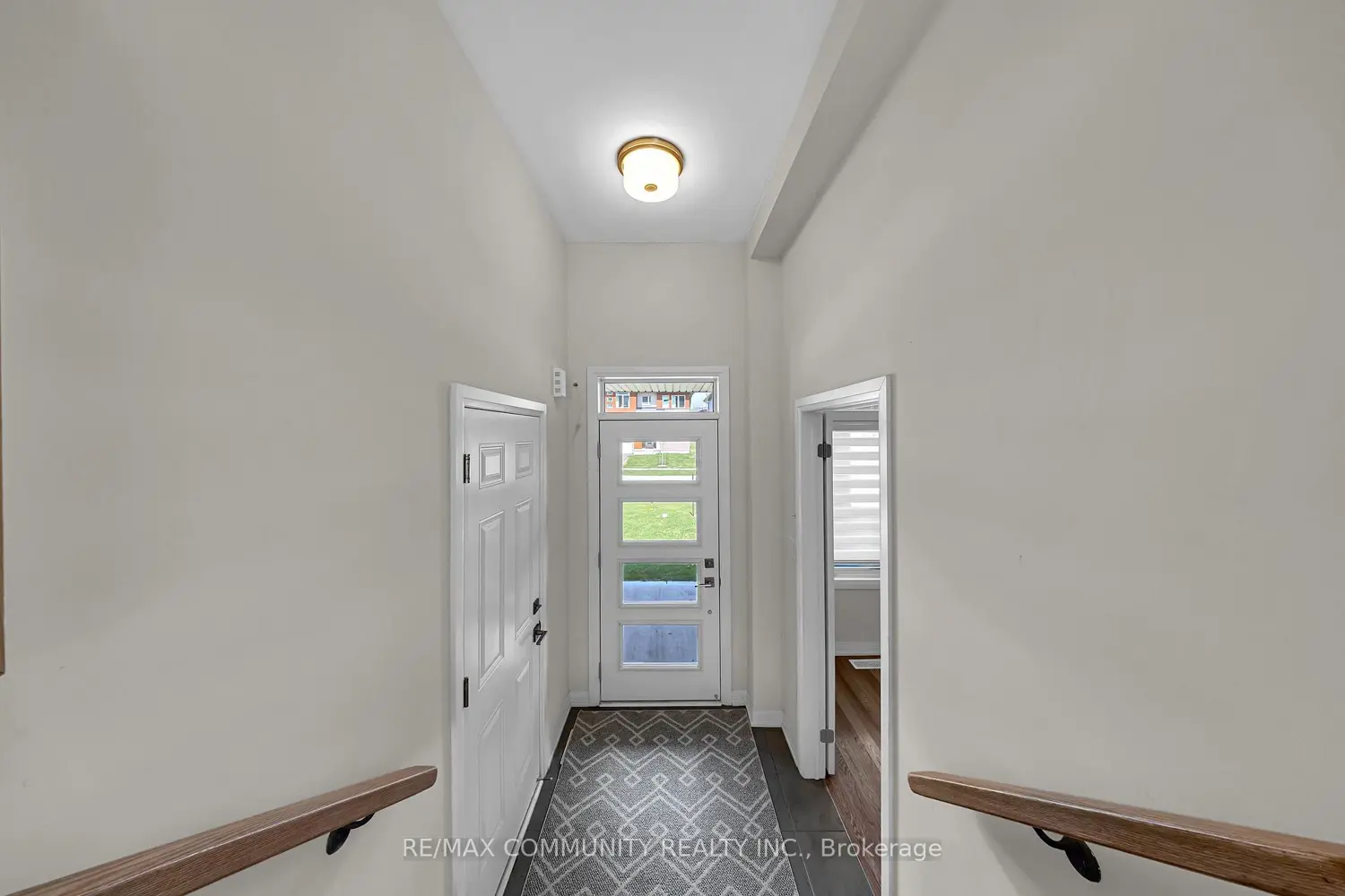 3169 Searidge Street photo 2