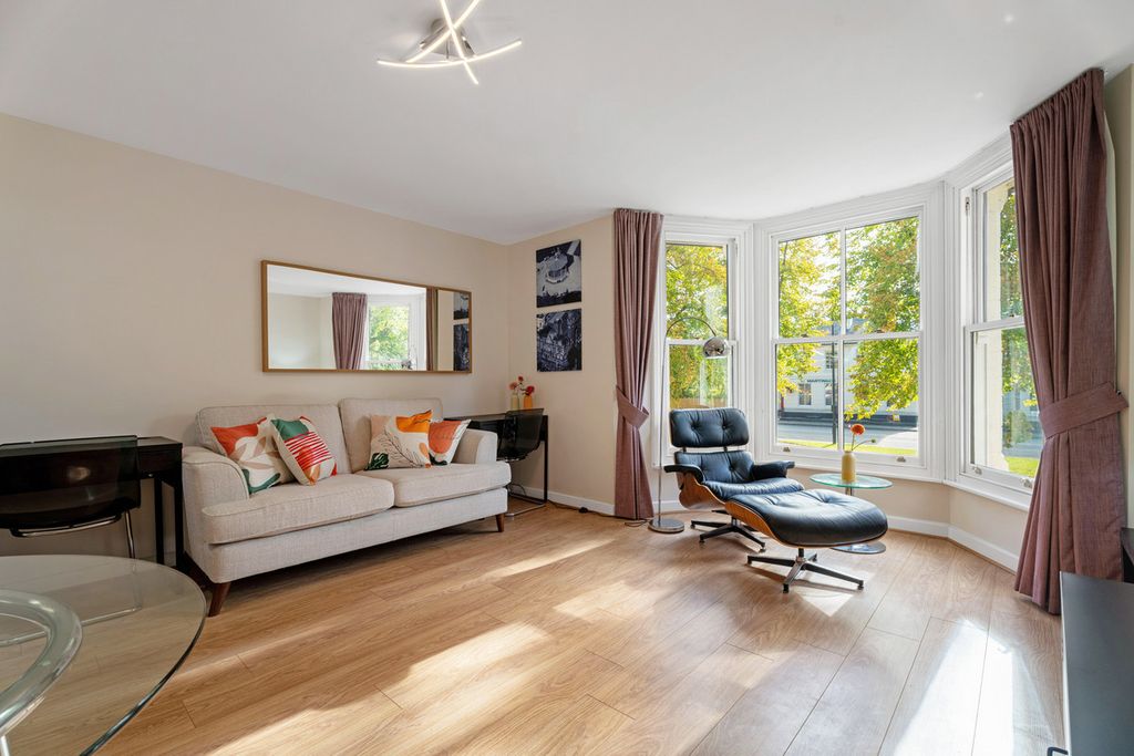 Additional image 2 of 2 bed flat to rentRegent Grove, Leamington Spa, Warwickshire CV32