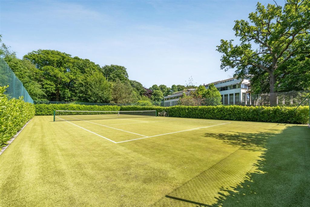 Additional image 11 of 2 bed flat to rentCharters Road, Sunningdale SL5