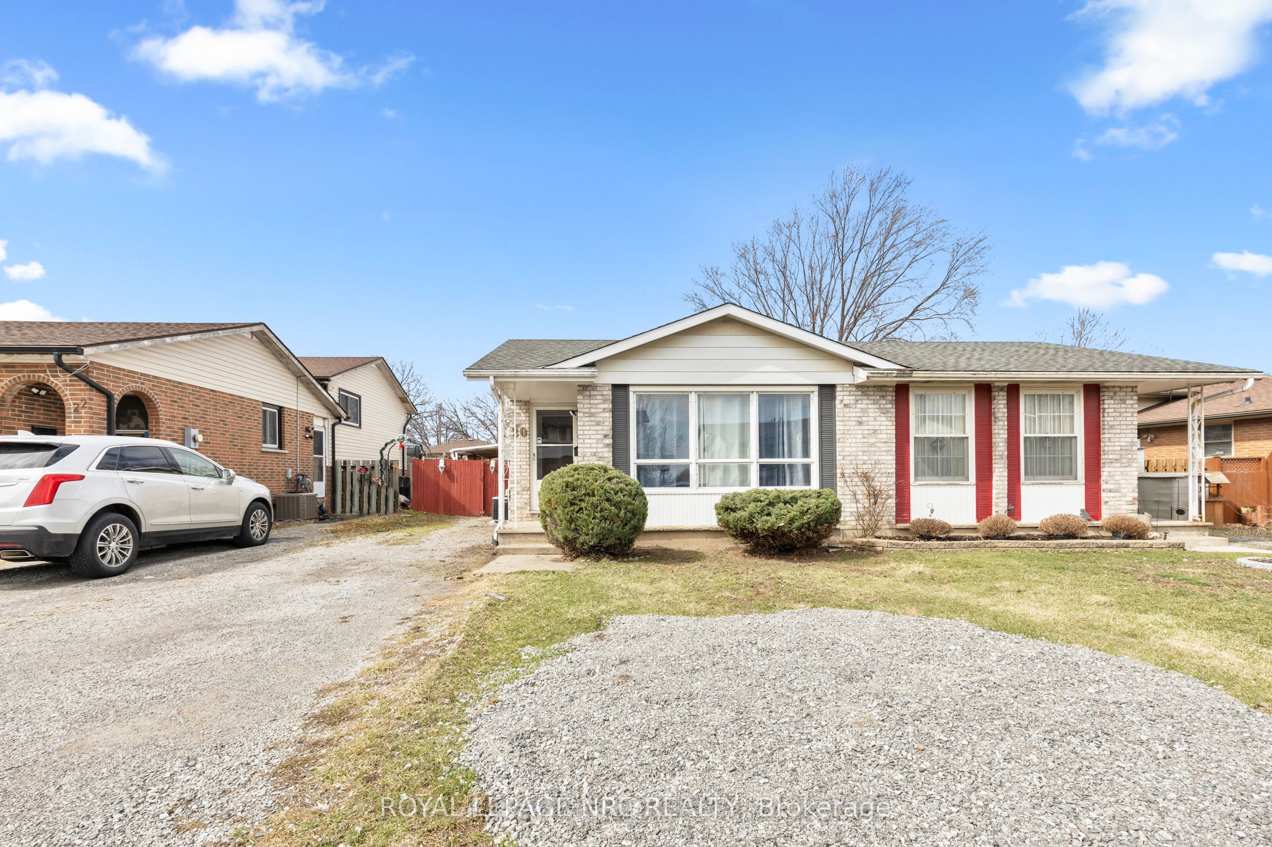 20 Canterbury Drive, St. Catharines, ON, L2P 3M7
