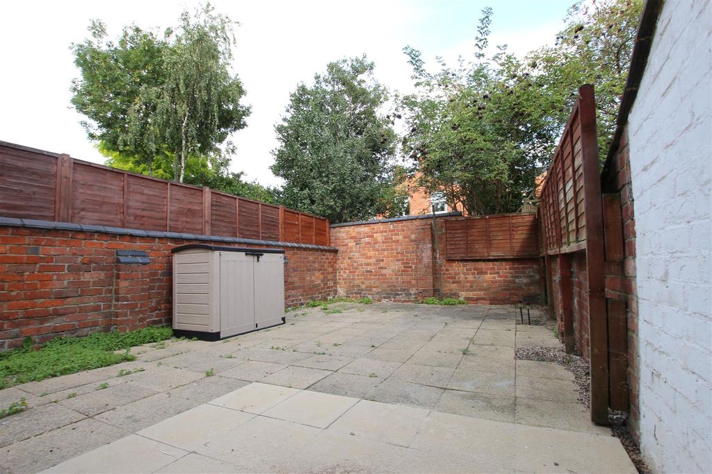 Additional image 12 of 4 bed terraced house to rentWhitworth Road, Northampton NN1