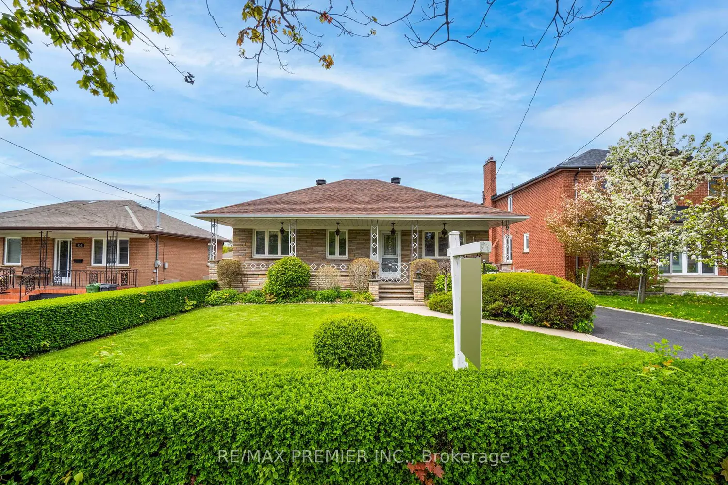 436 Rustic Road photo 2