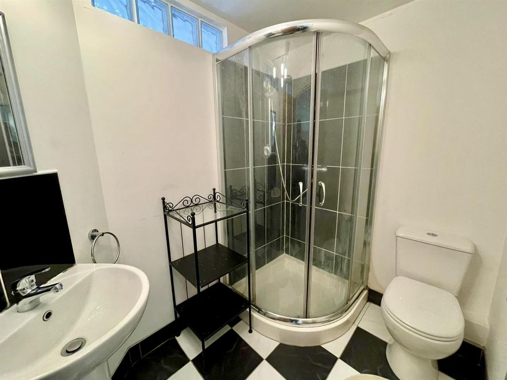 Additional image 6 of 2 bed flat to rentMarket Place, Coleford GL16
