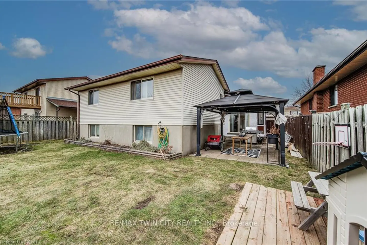 Additional image 18 of 43 Southview Crescent