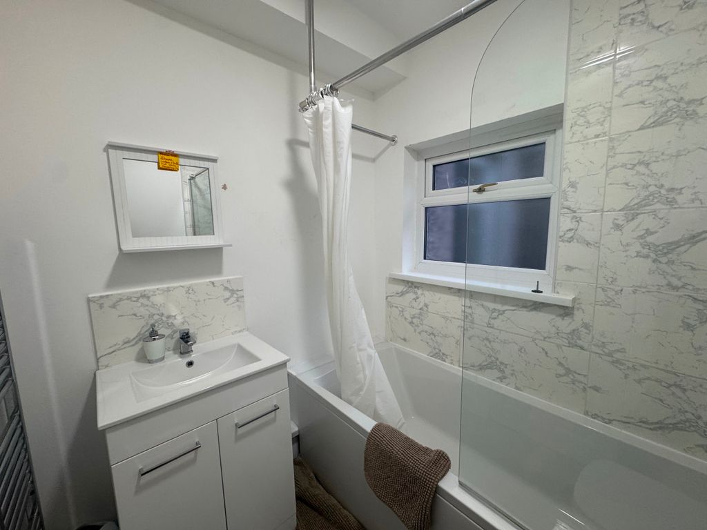 Additional image 14 of 4 bed terraced house to rentLeonard Street, Neath SA11