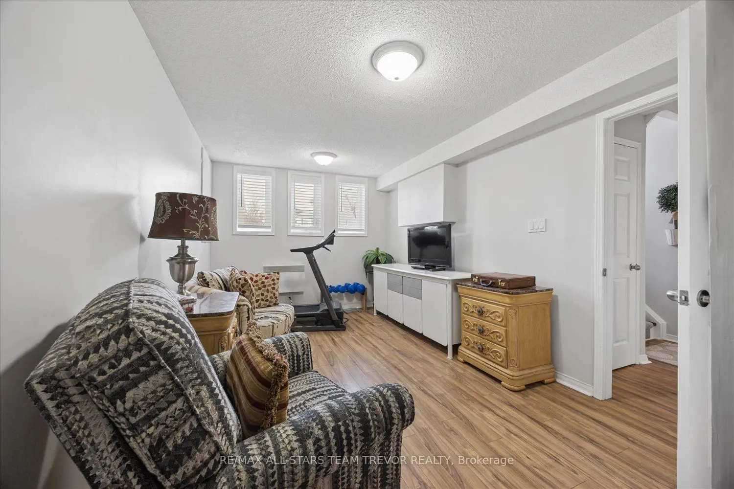 106 Carrick Avenue photo 4
