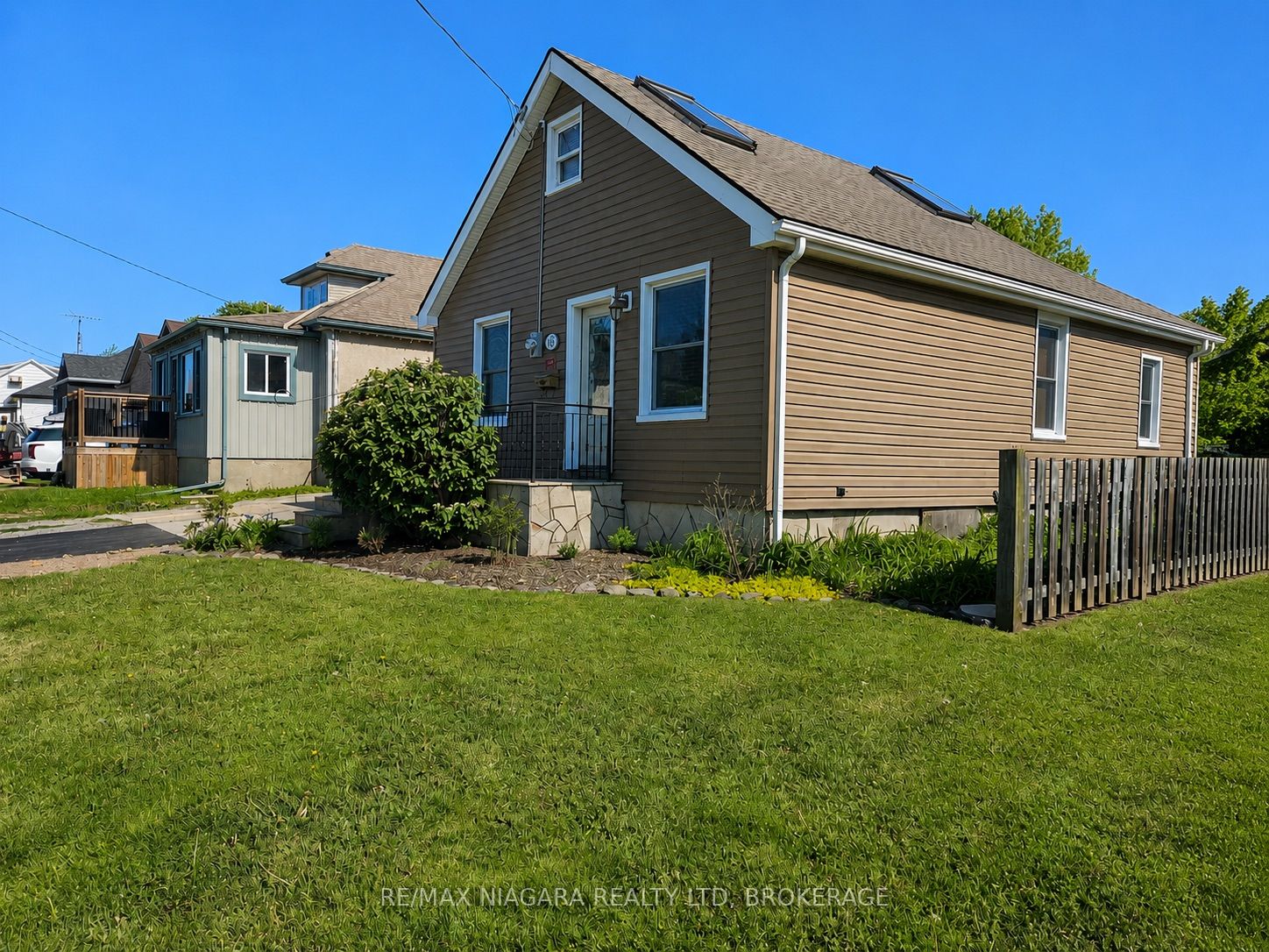 63 Sullivan Avenue, Thorold, ON, L2V 2Y7