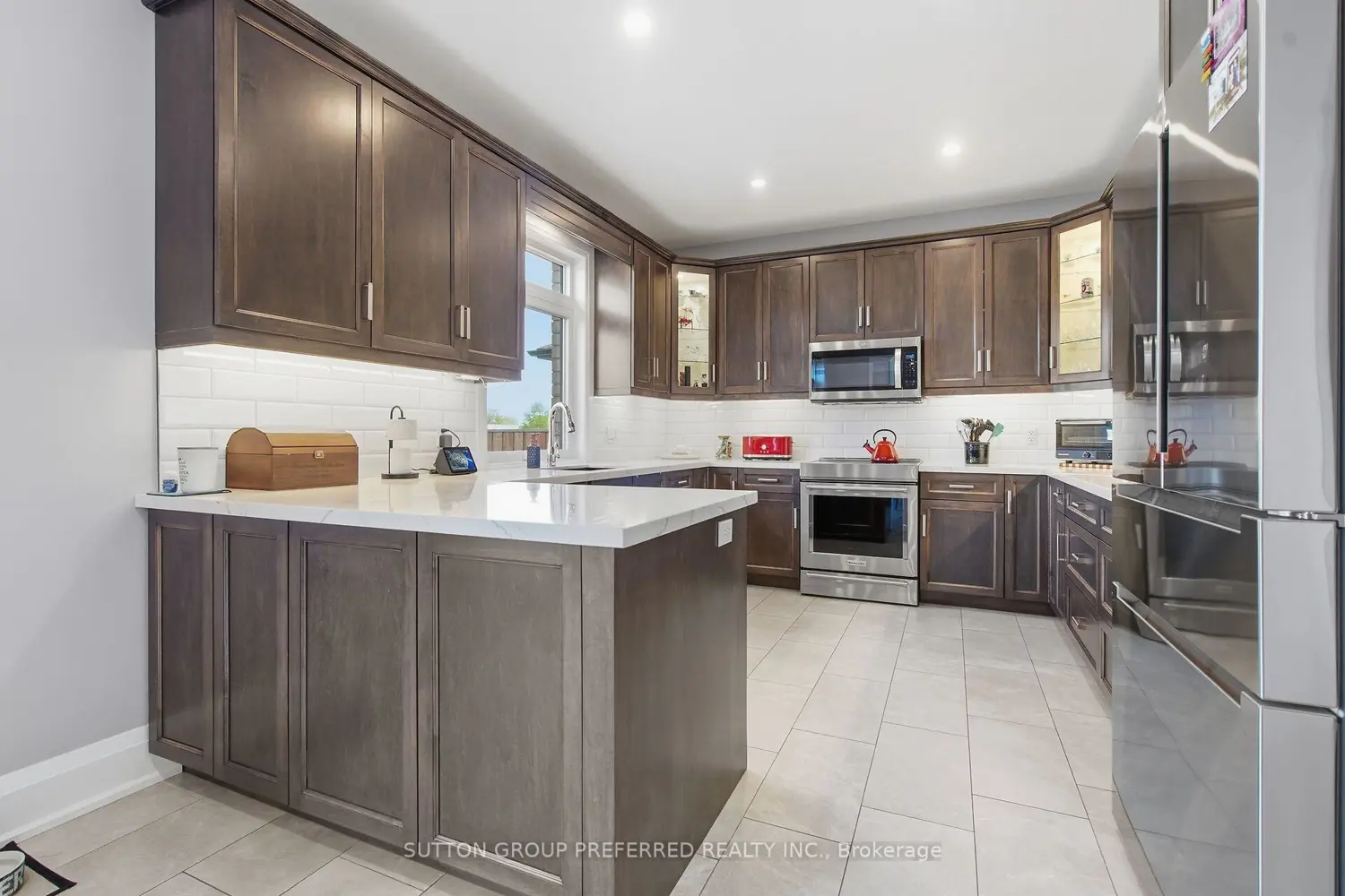215 Leitch Street photo 5