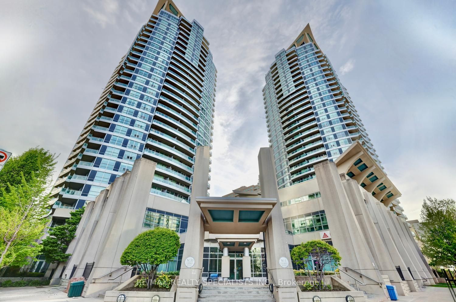 2108-33 Elm Drive, Mississauga, ON, L5B 4L2