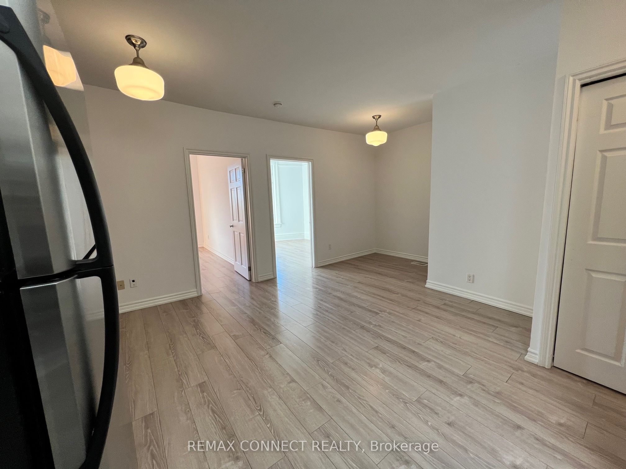 Additional image 3 of 2A-2828 Dundas Street W, Toronto, ON, M6P 1Y7