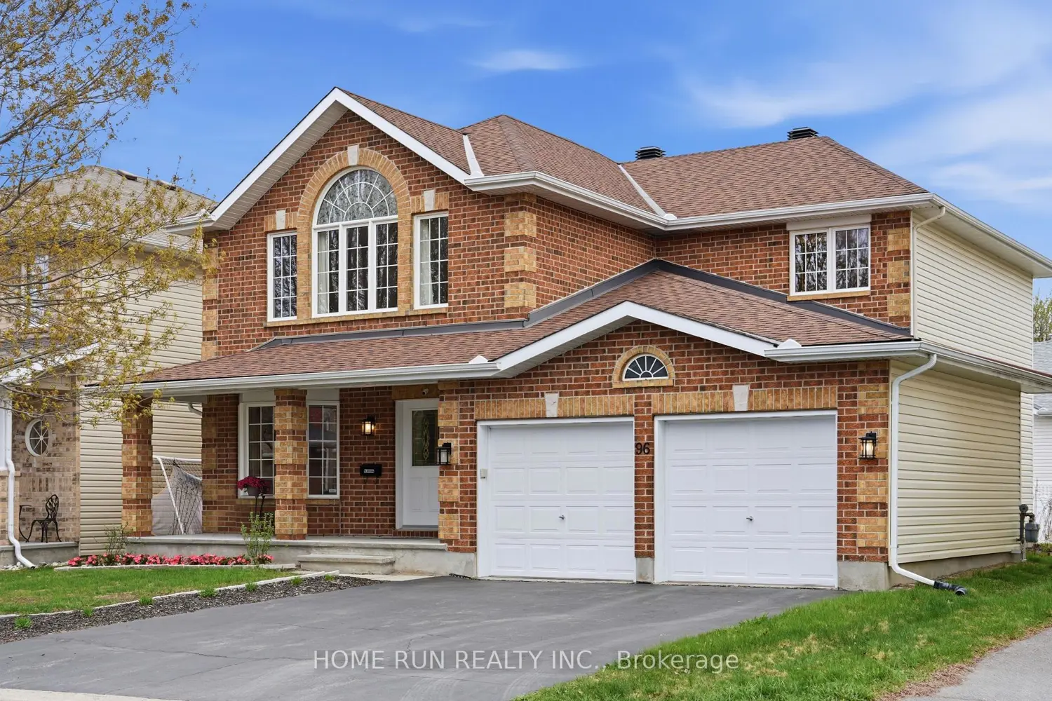 96 Woliston Crescent
