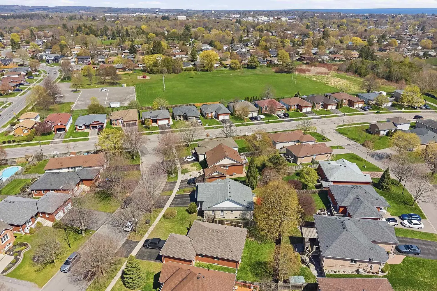 Additional image 18 of 854 Munson Crescent