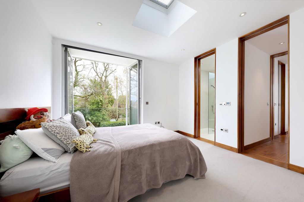Additional image 17 of 4 bed detached house to rentChanner Drive, Penn, Buckinghamshire HP10