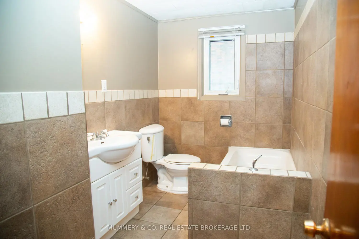 Additional image 14 of 634 St Andrew Street