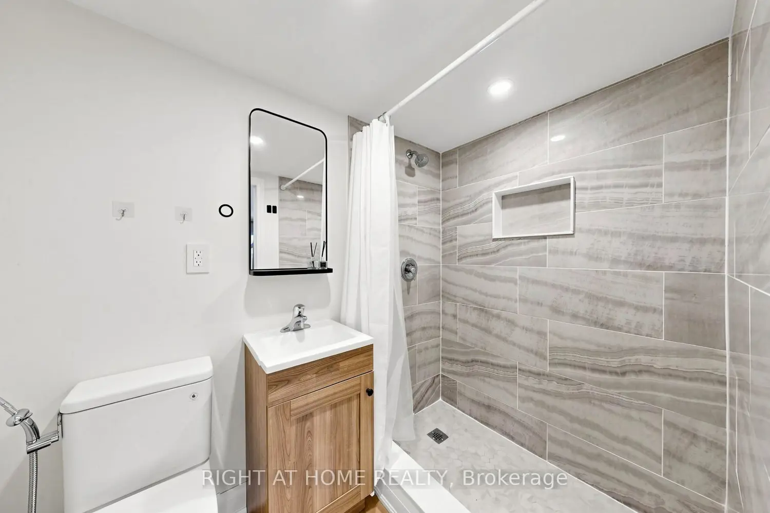 Additional image 17 of 14 Dixon Court