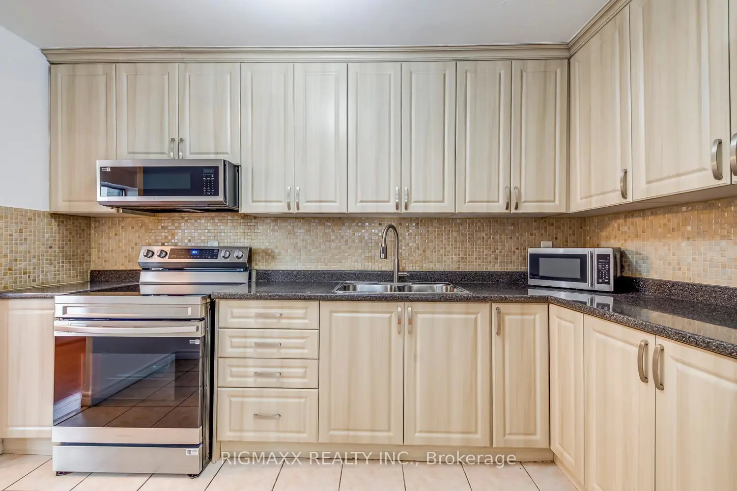 Additional image 9 of 1660 Bloor Street 801