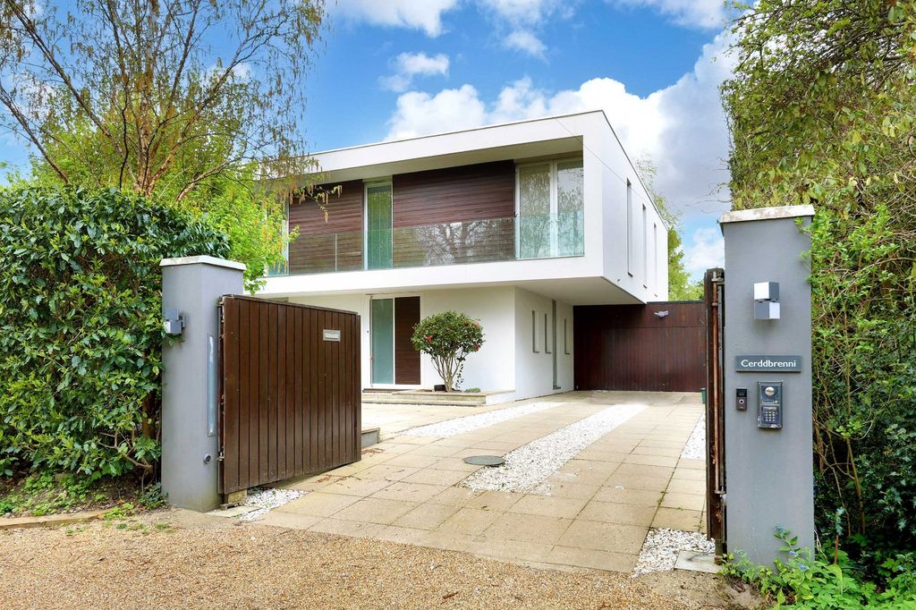 4 bed detached house to rentChanner Drive, Penn, Buckinghamshire HP10