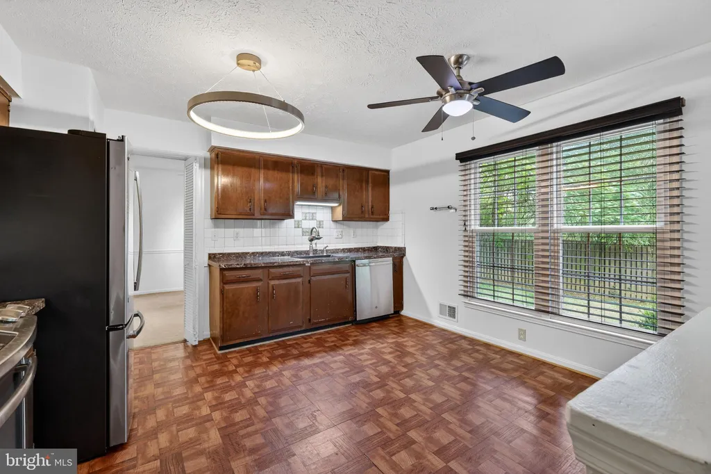 2200 Touchstone Court, Silver Spring, MD 20904 photo 4