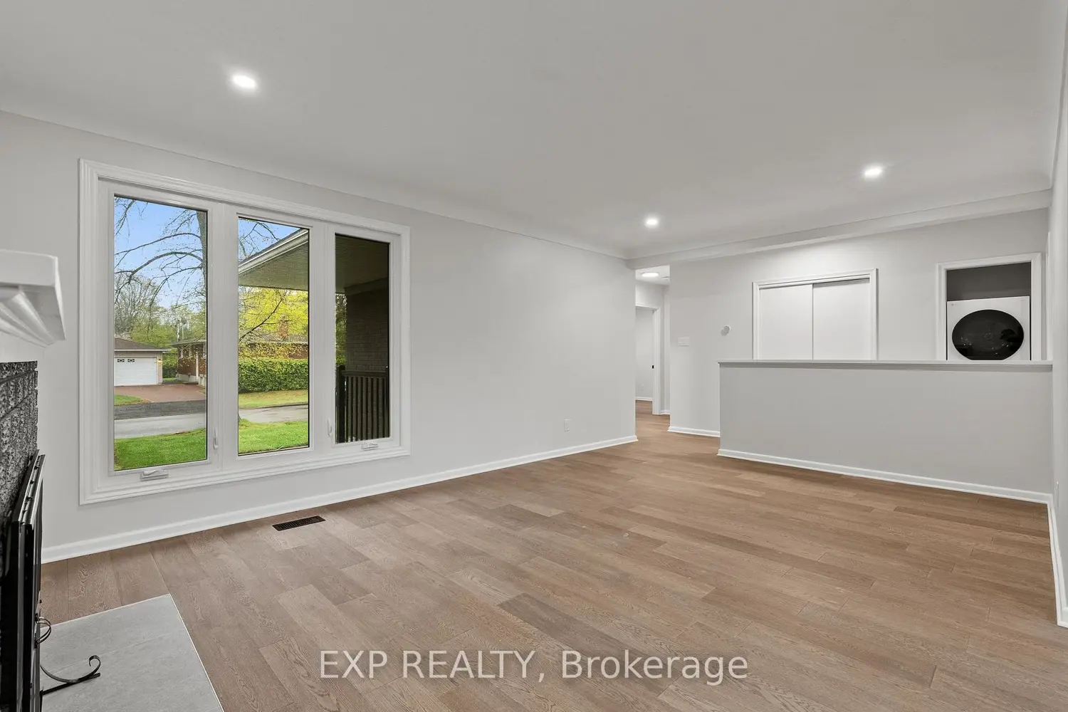 2393 Sheldon Avenue photo 4