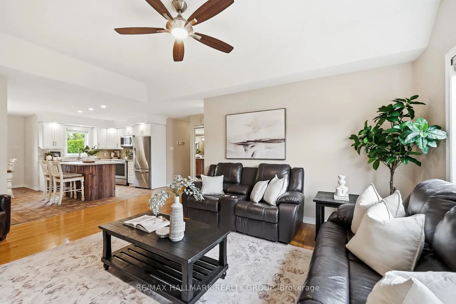 2039 Onyx Street photo 3