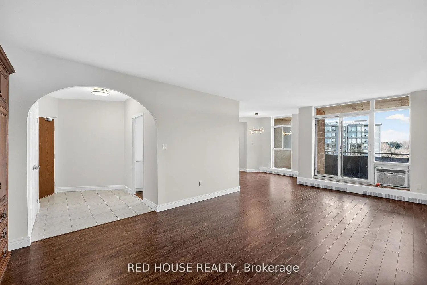 Additional image 4 of 5250 Lakeshore Road 809