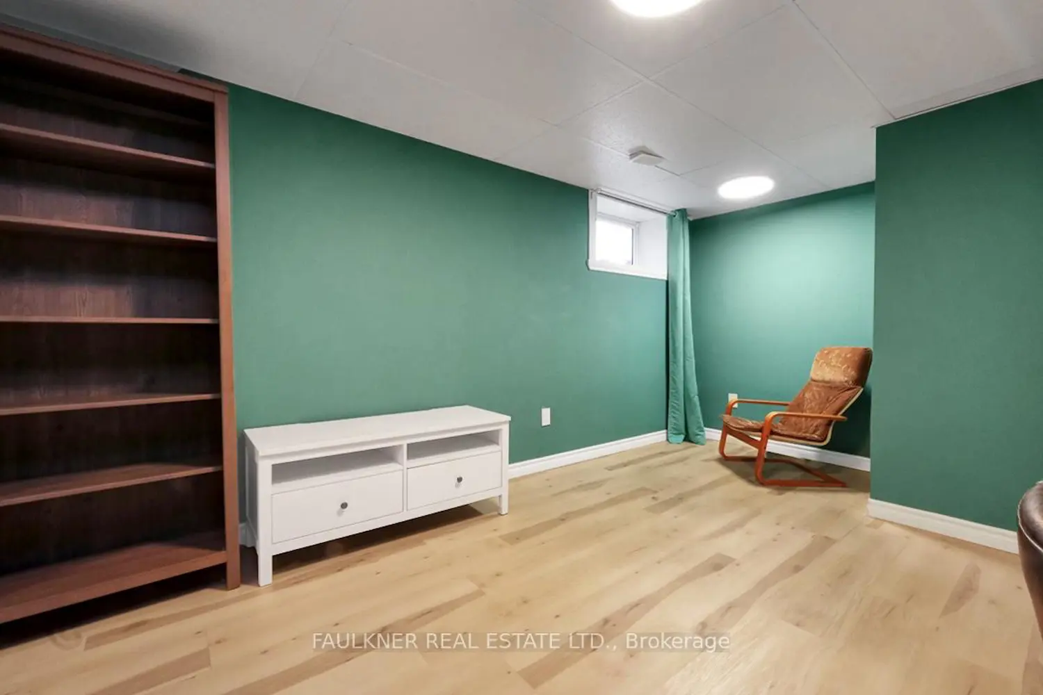 1304 Adirondack Drive photo 4