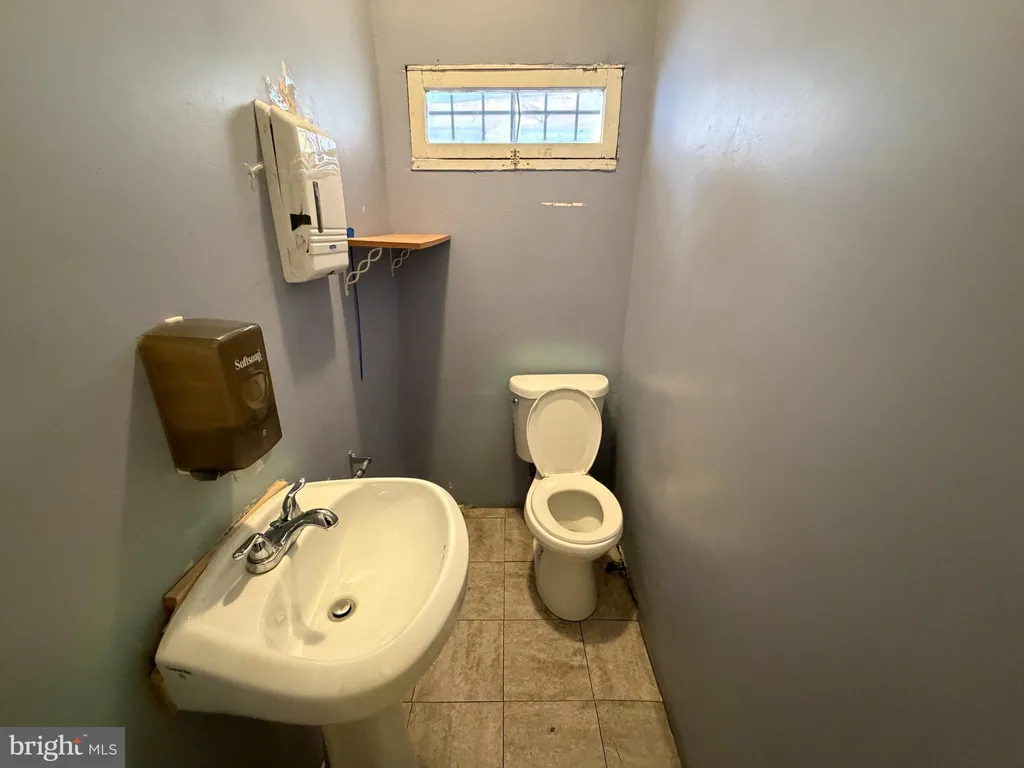 Additional image 15 of 420-430 Merryman Ln, Baltimore, MD 21218