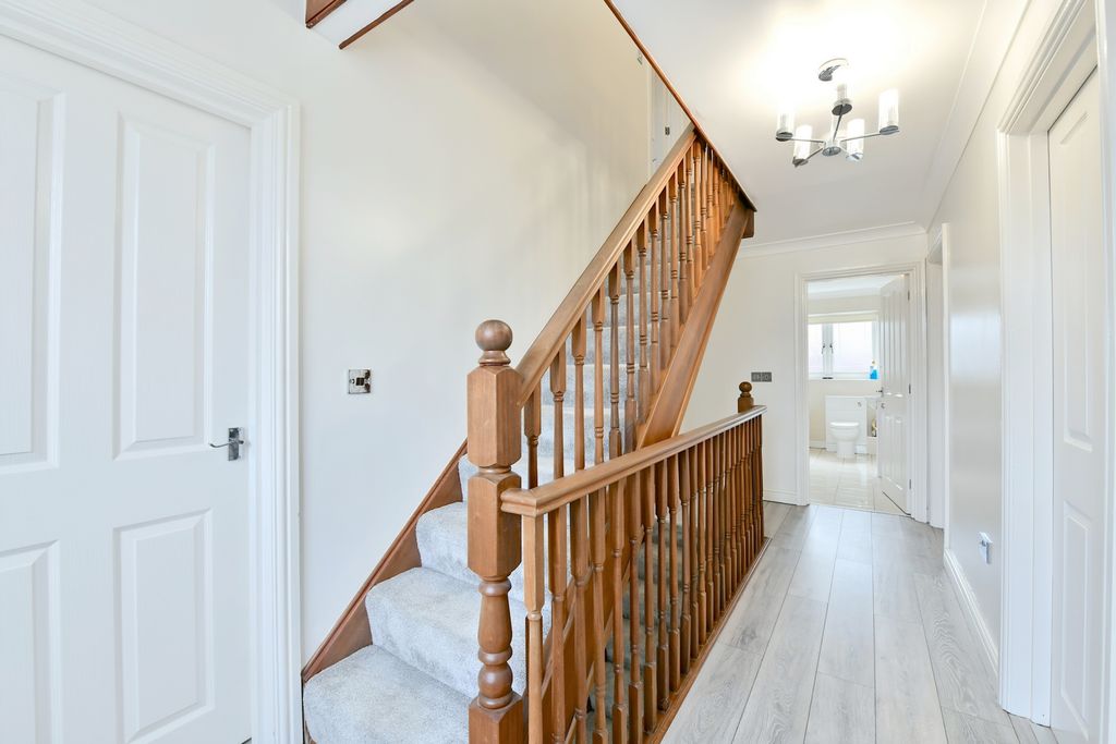 Additional image 3 of 7 bed detached house for saleClos Trehelyg, Ebbw Vale NP23