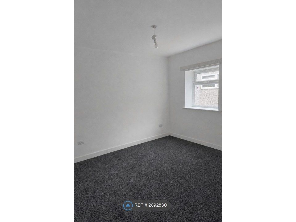 Additional image 2 of 1 bed flat to rentAshby High St, Scunthorpe DN16