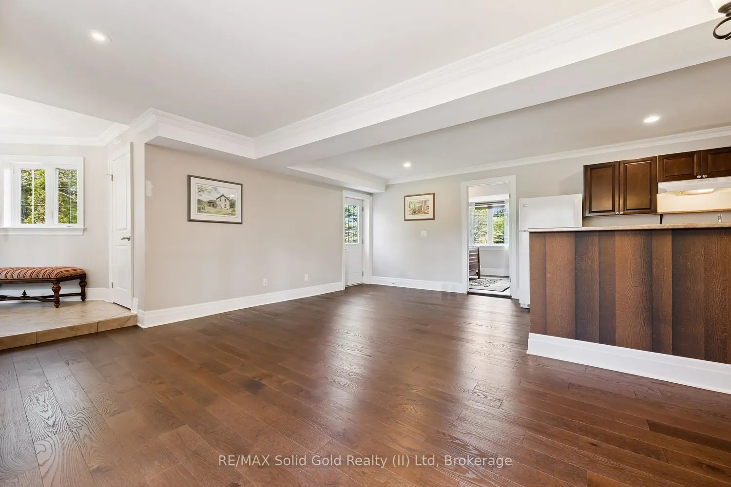 Additional image 9 of 2073 Maplewood Road
