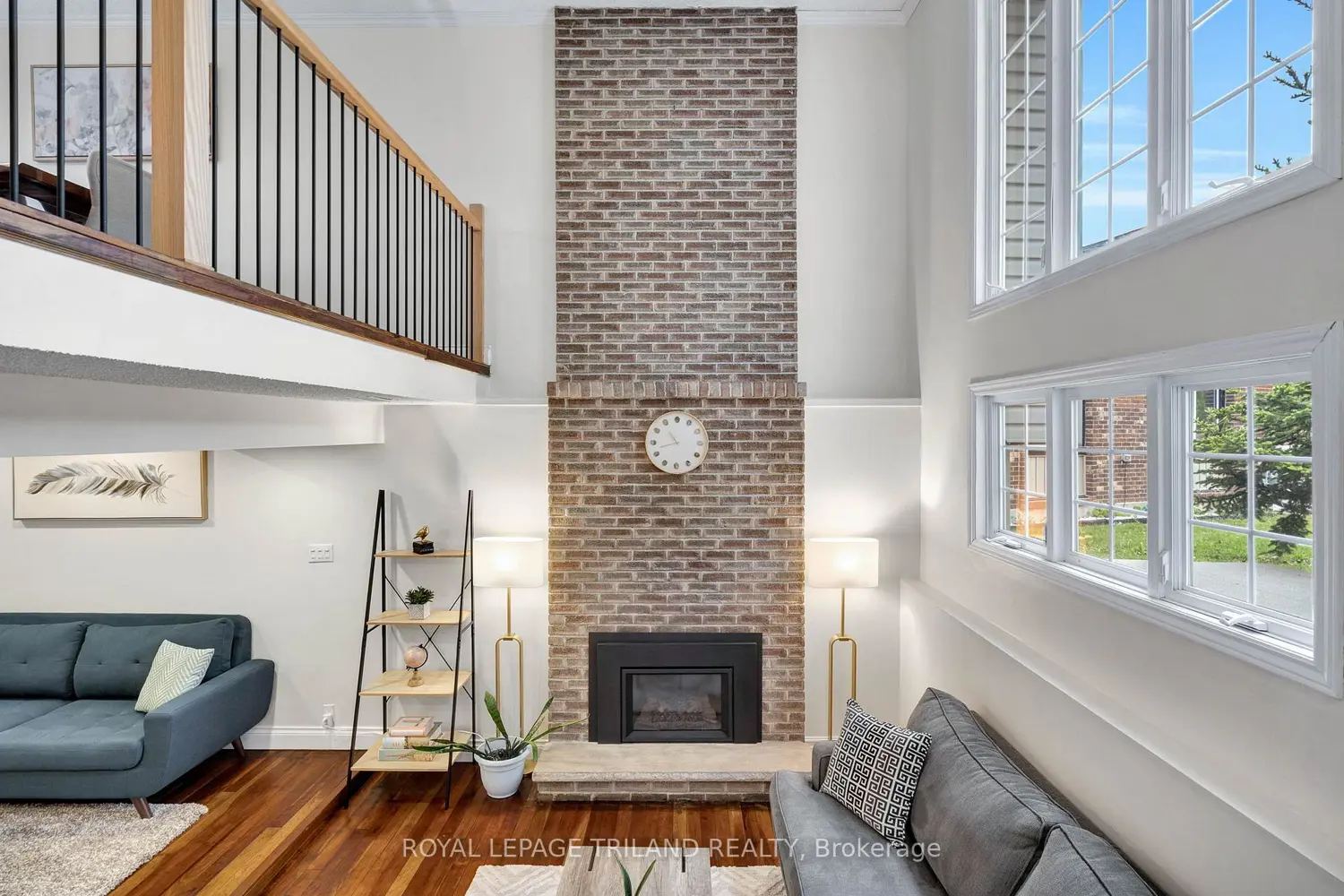 24 Beechmount Crescent