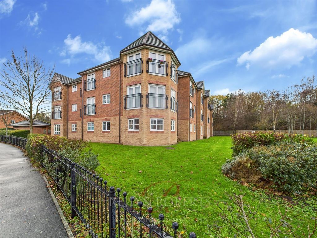 2 bed flat to rentLamberton Drive, Brymbo, Wrexham LL11