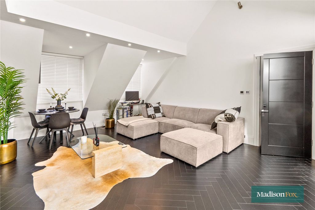 Additional image 5 of 2 bed flat for saleManor Road, Chigwell, Essex IG7
