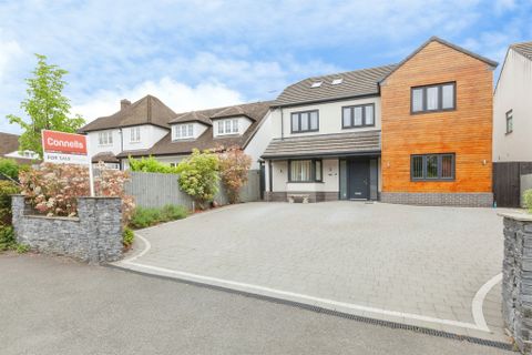 Fairefield Crescent, Glenfield, Leicester LE3