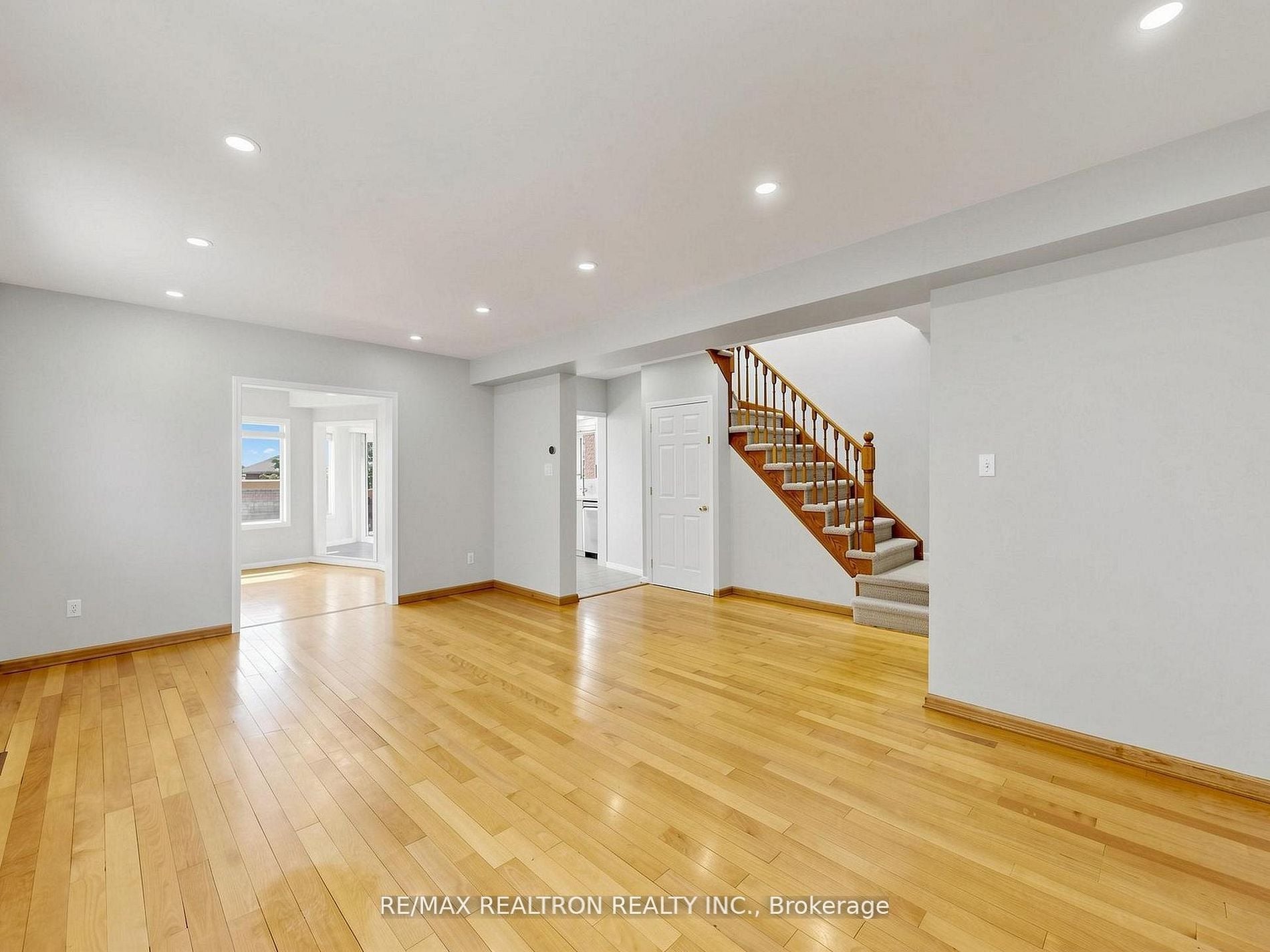 Additional image 4 of 810 Stonehaven Avenue, Newmarket, ON, L3X 2G2