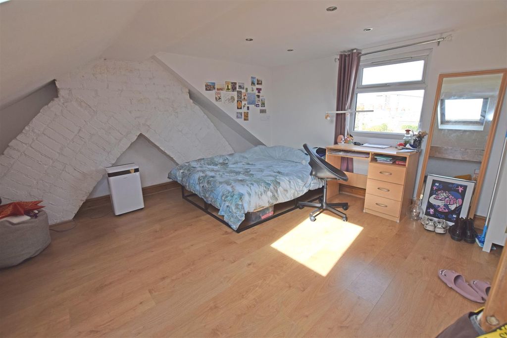 Additional image 9 of 6 bed terraced house to rentLlanishen Street, Heath, Cardiff CF14