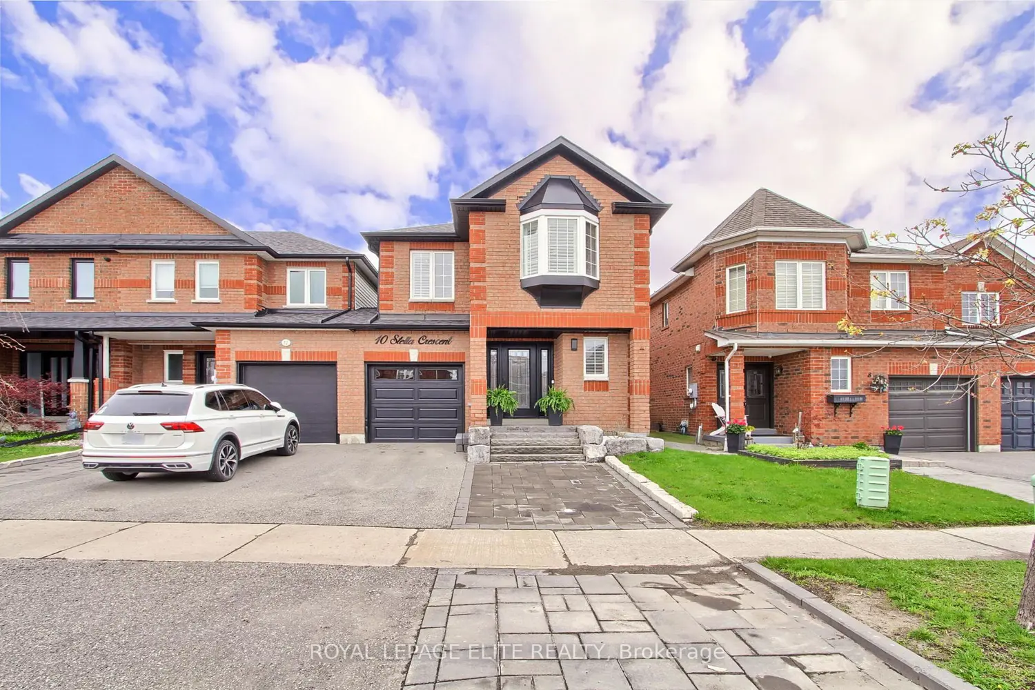 10 Stella Crescent photo 2