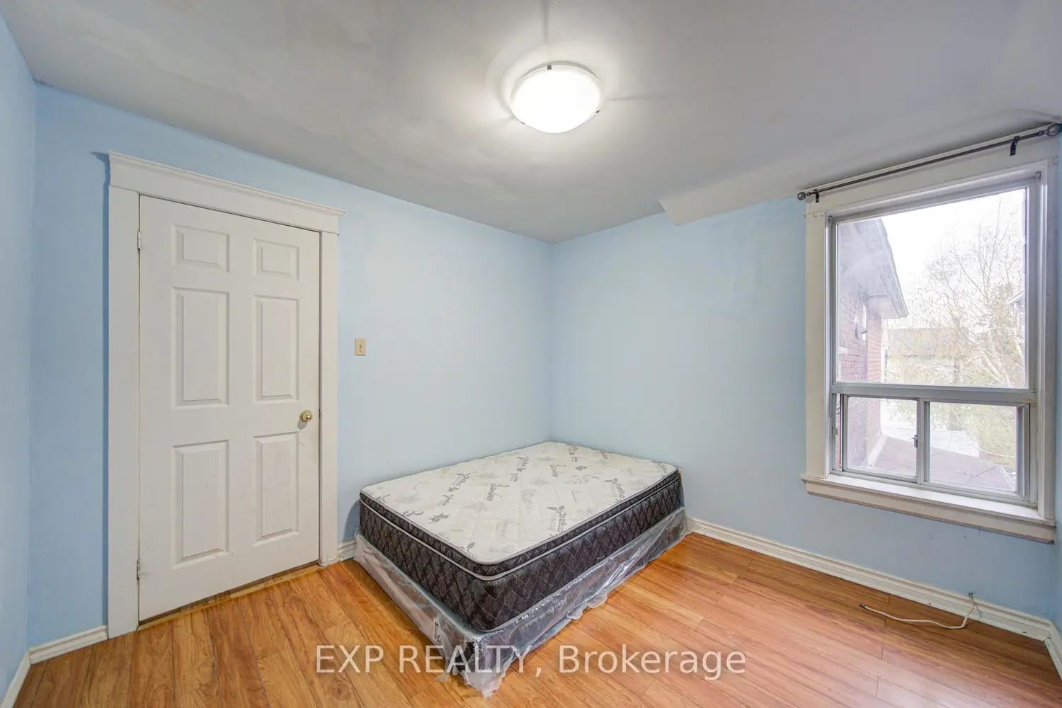 170 Wallace Avenue photo 3