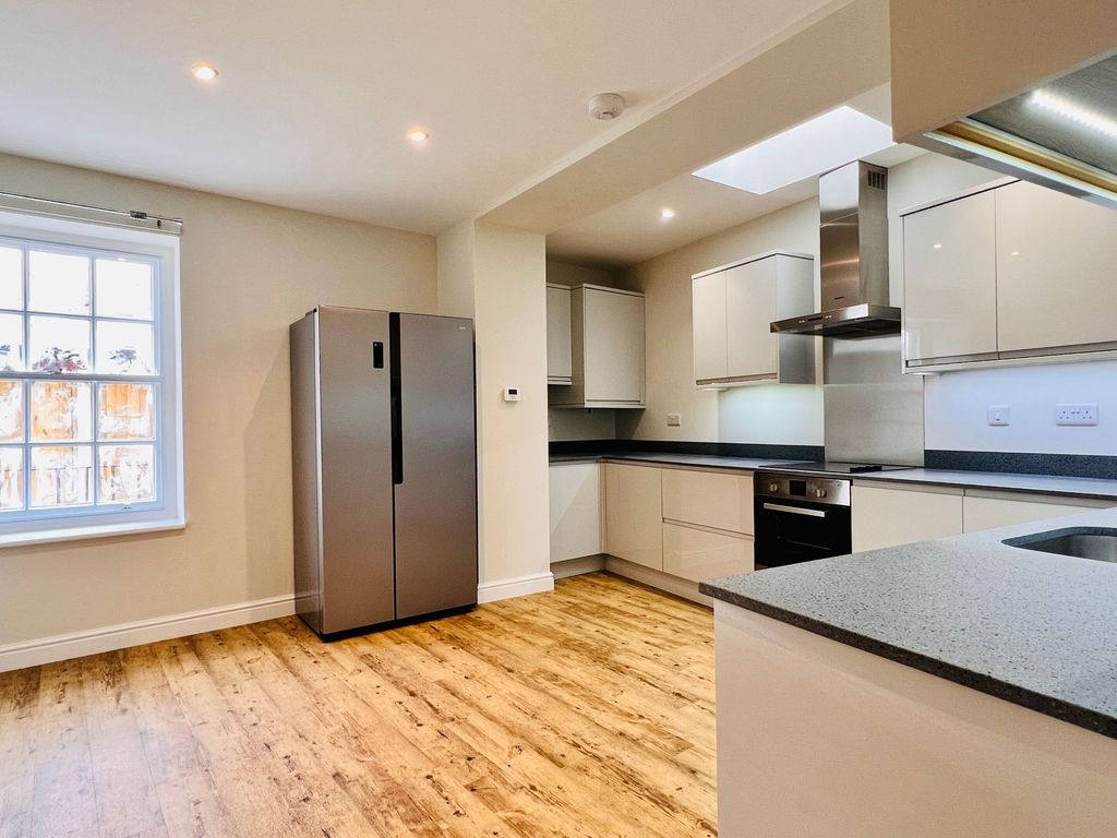 Additional image 7 of 2 bed flat to rentWindsor House, The Crescent, Taunton TA1