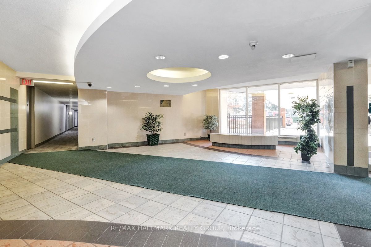 Additional image 4 of 414-2020 Jasmine Crescent, Ottawa, ON, K1J 8K5